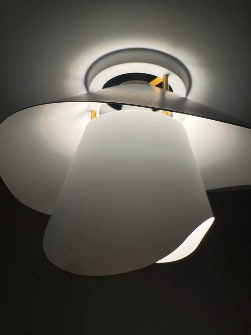 ホワイトペンダントライト モダンデザイン