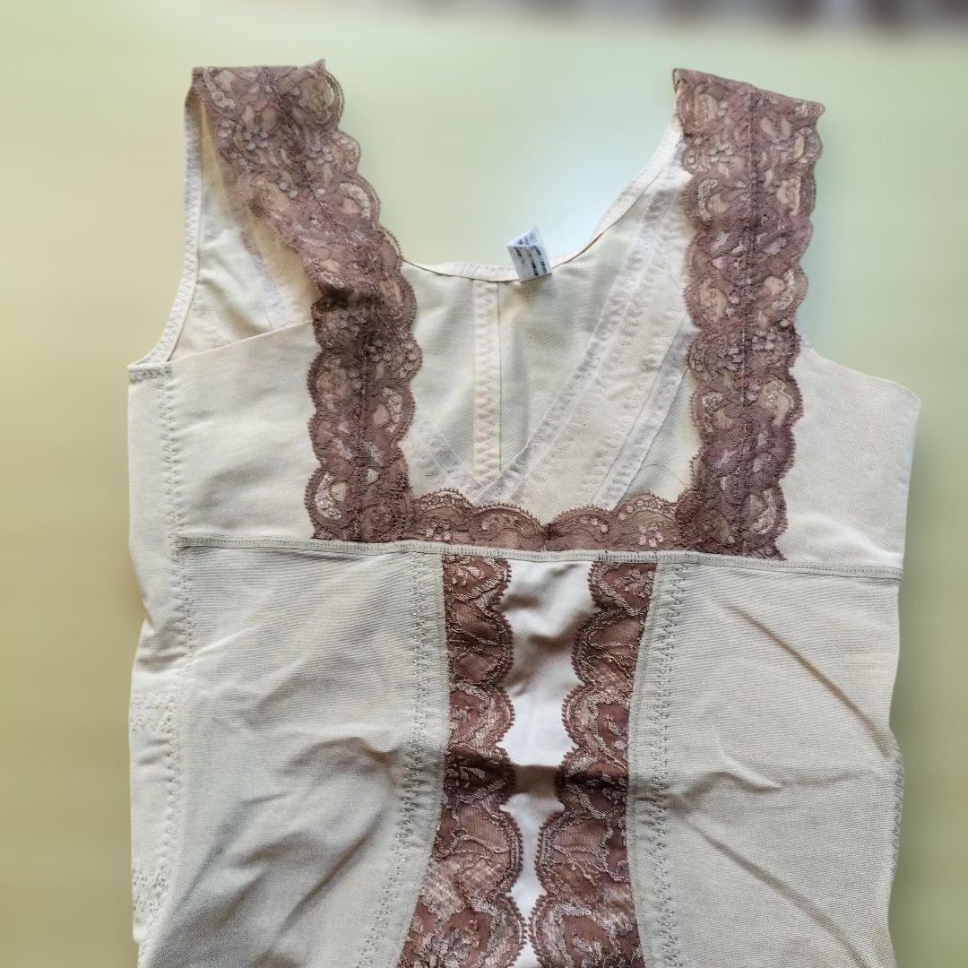 新品 85 LL LA-LA 補正ボディスーツ ベージュ・ブラウン