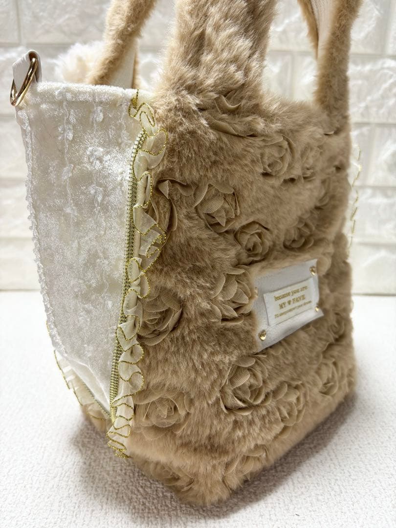 は*☆様 コヤンイサムチョン　サイドファスナーバッグ　ベージュファー　白うさちゃ