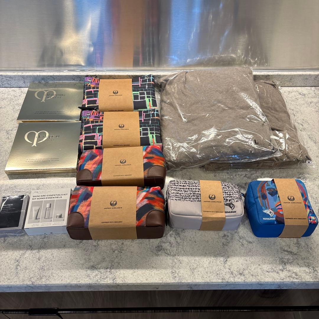 JALパジャマ ファーストビジネスクラスアメニティ　パジャマ2 化粧品等　新品