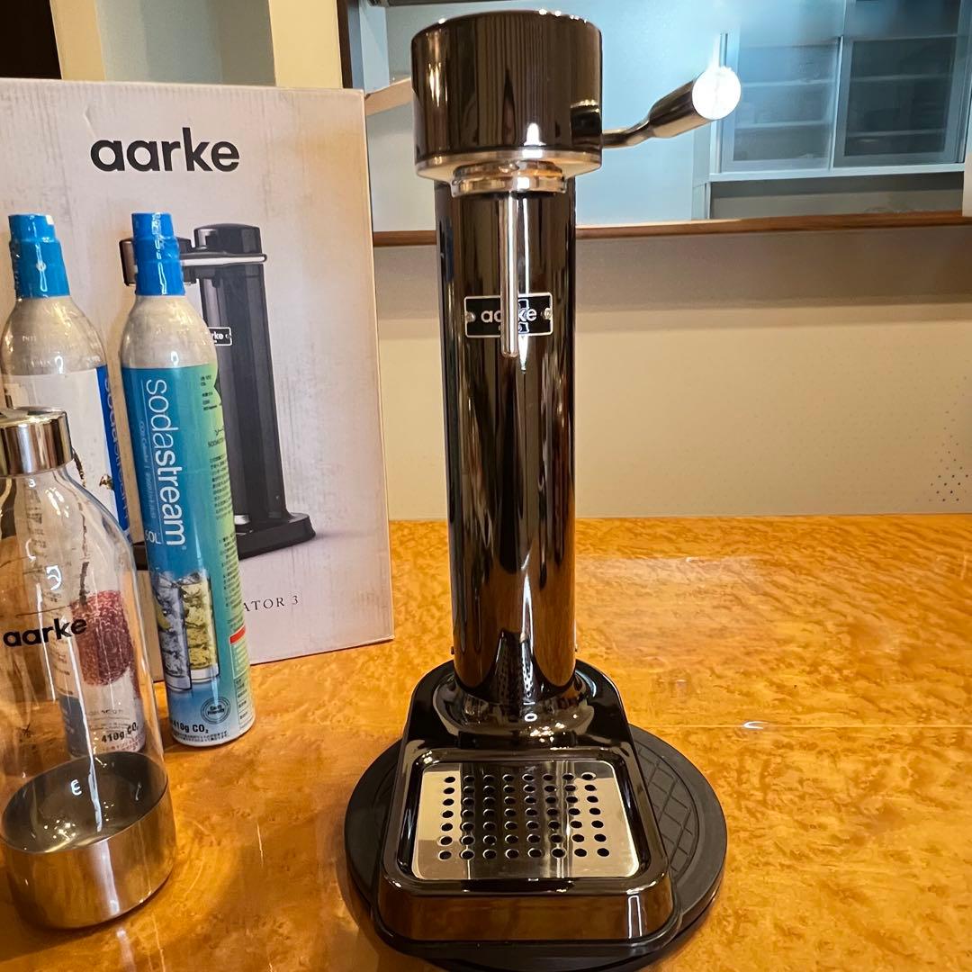 極美品　aarke カーボネーター3 BC 満タンシリンダー2本　ボトル2本付