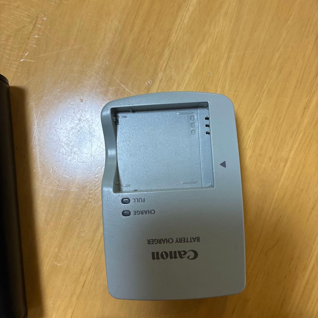 Canon IXY デジタルカメラ 本体と付属品