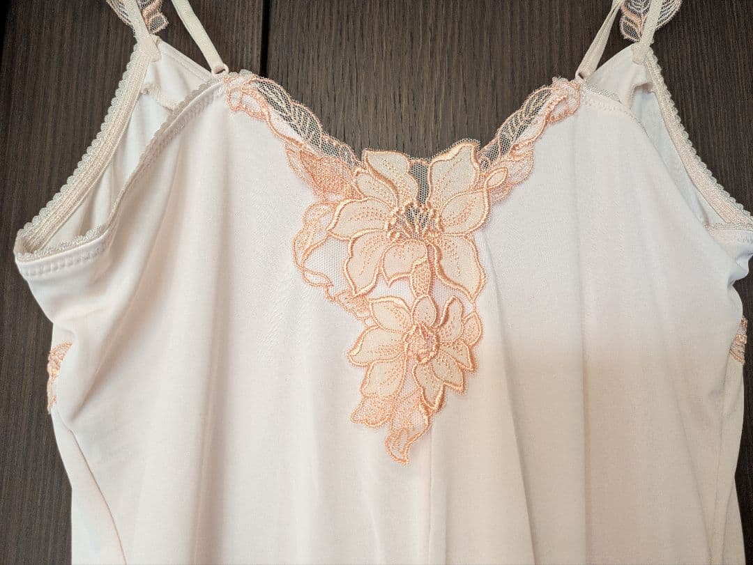 【美品2点】サルート⭐同シリーズのキャミソール＆スリップ