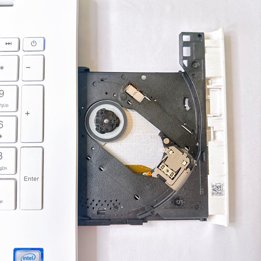 薄型シンプル❤️マットめなホワイトがお洒落❤️Windows11❤️届いたらすぐ使える