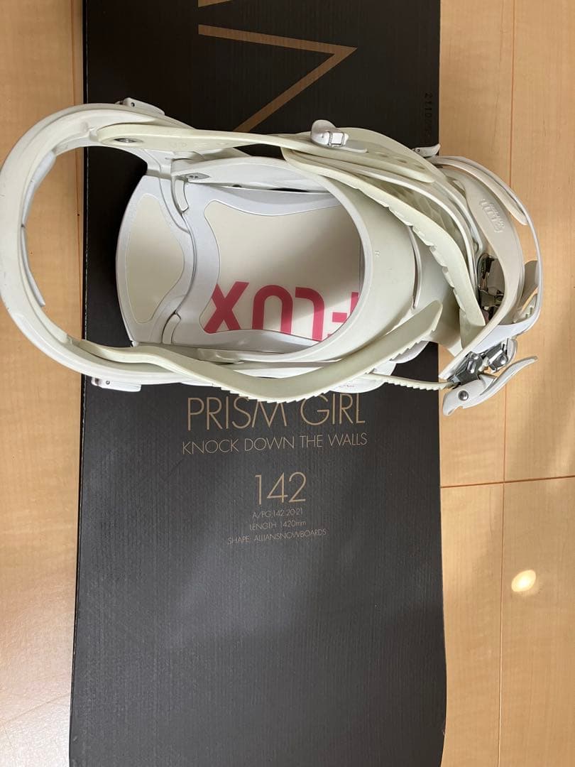 スノーボード板&ビンディング　ALLIAN PRISM girl、FLUX