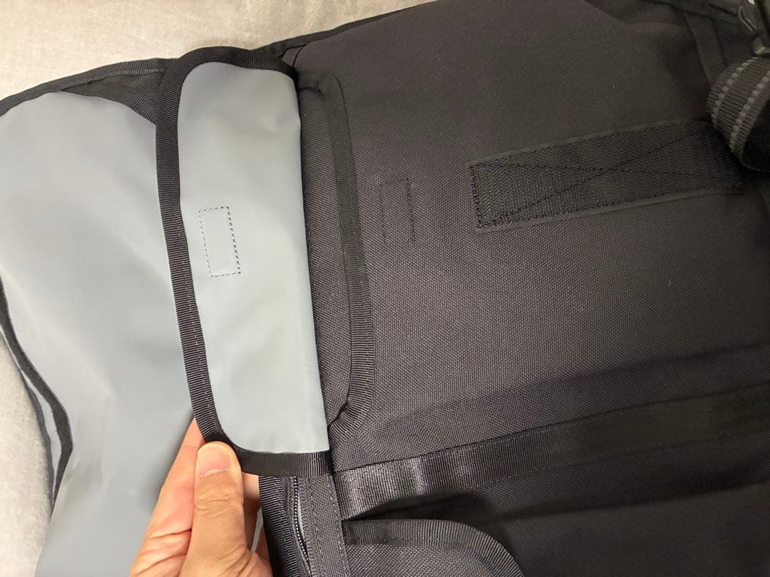 【美品】メッセンジャーバッグ CTZ/シーティーゼット 24L 防水