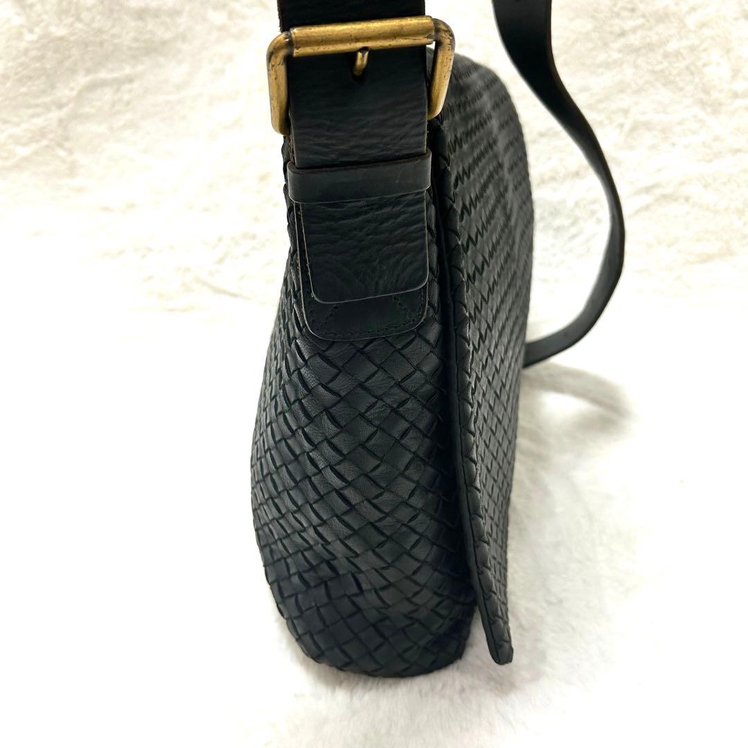 【美品】ボッテガヴェネタ イントレチャート メッセンジャーバッグ ブラック