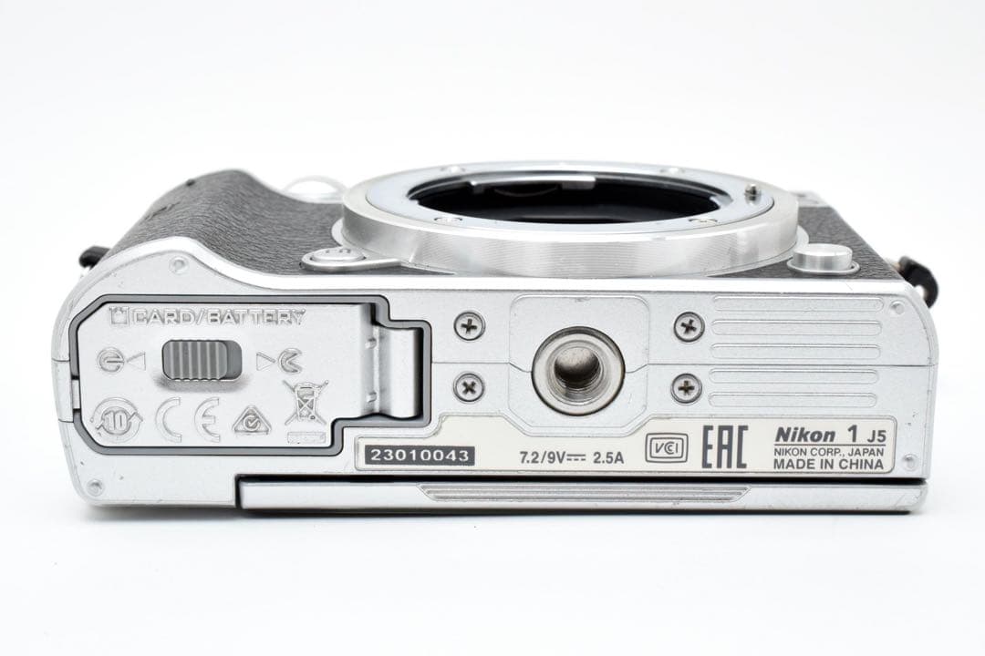 Nikon 1 J5 ミラーレス一眼 カメラ 本体