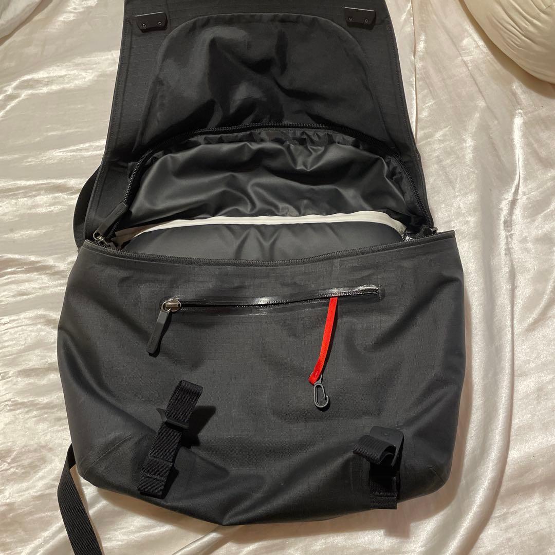 アークテリクス　グランヴィル 10 クーリエ バッグ