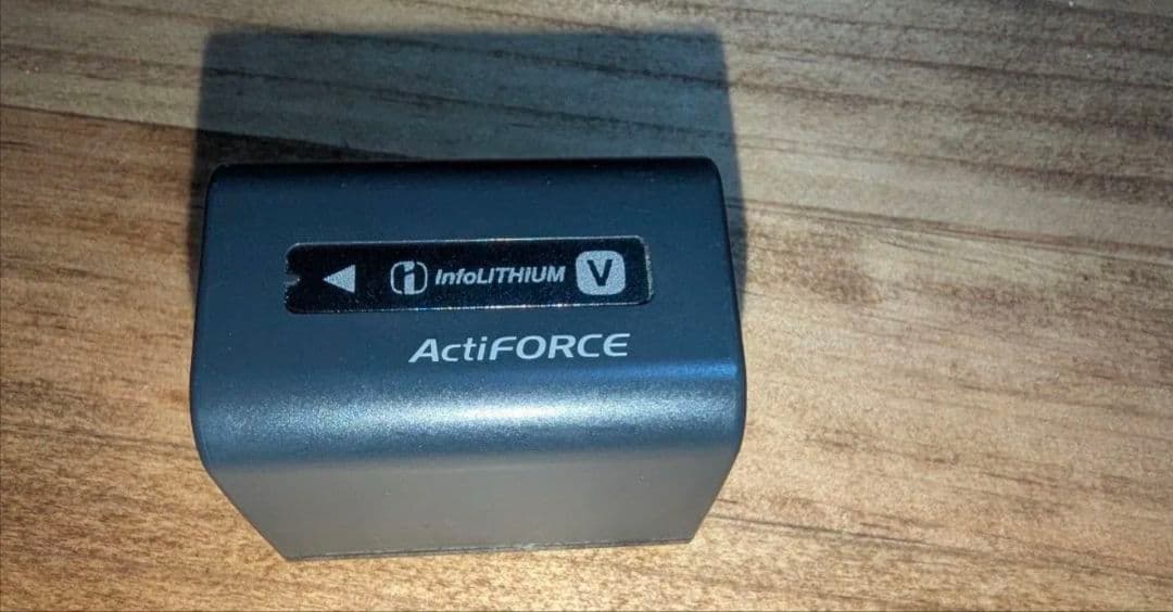 F29 SONY HDR-PJ590V プロジェクター内蔵　デジタルHDカメラ