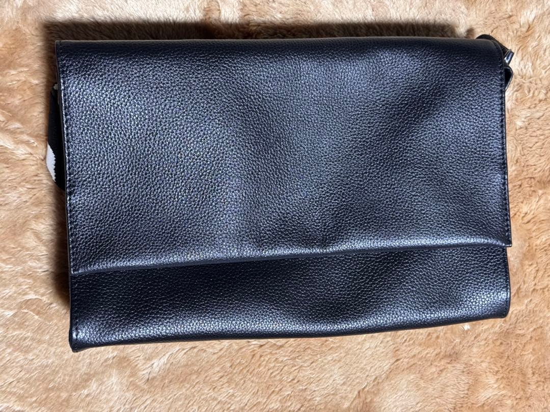 【値下げ中/新品同様/極美品】イアパピヨネ ショルダーバッグ ボディバッグ