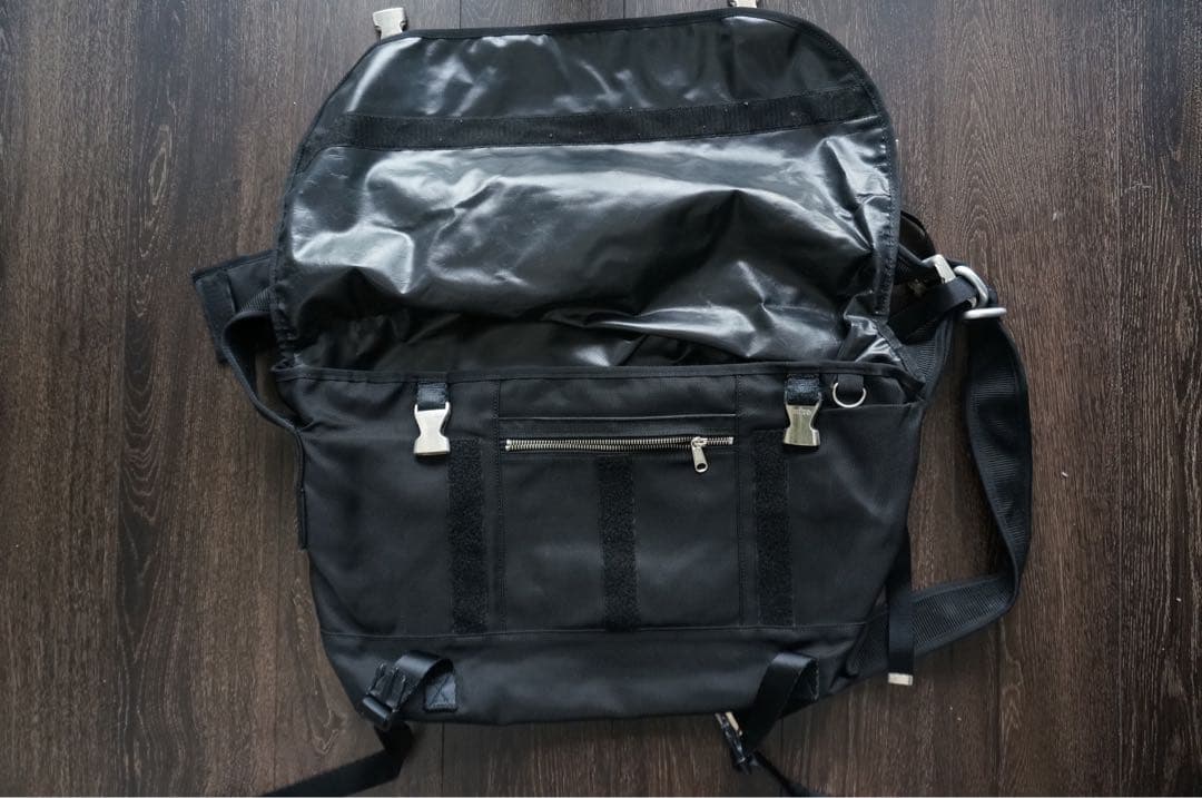 ロリンザ　rorinza　メッセンジャーバッグ　M ボディバッグ