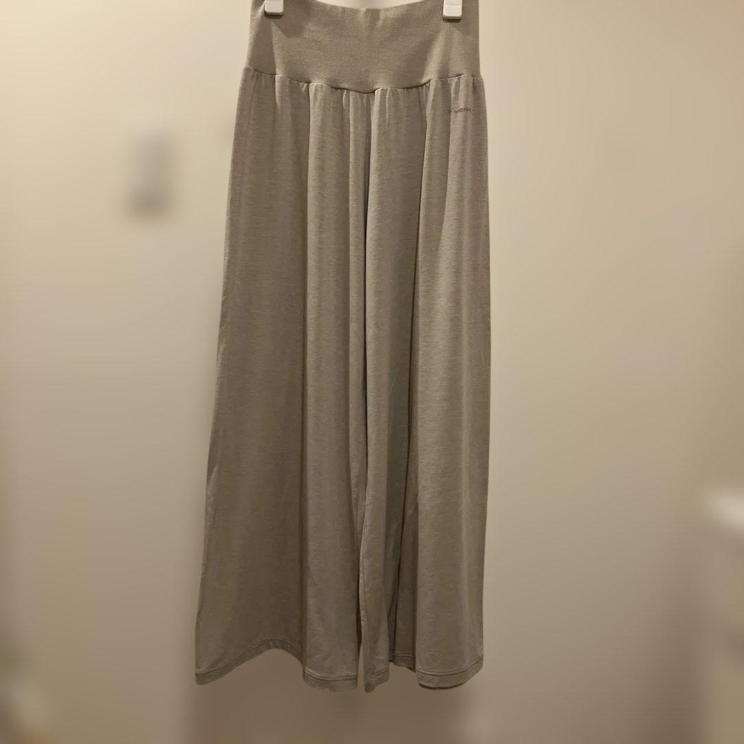 ベネクス　ガウチョパンツ　ベージュ