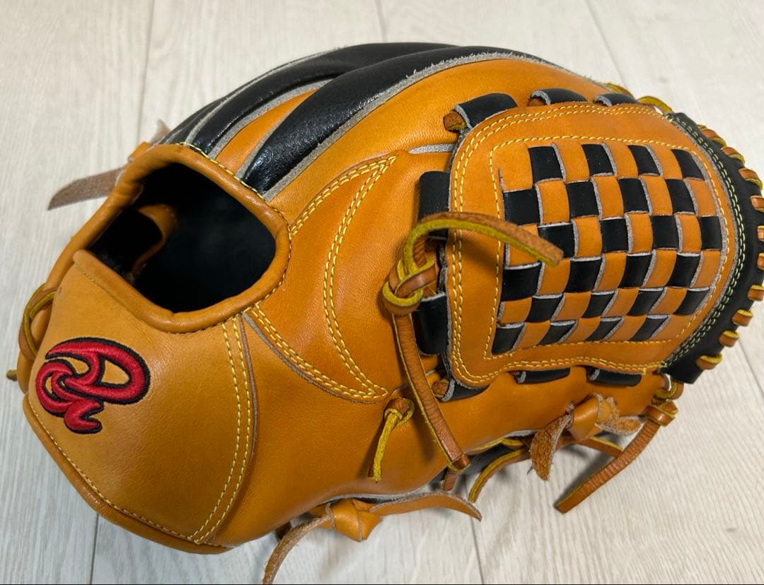 ドナイヤ　限定　グローブ