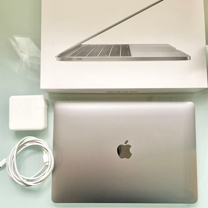 【美品】Apple MacBook Pro 2017 Corei7 箱・充電器付