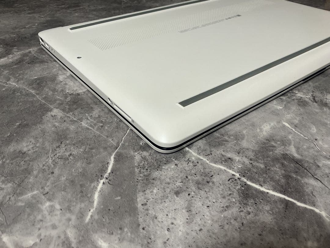 美品 HP corei5 第10世代 メモリ16GB 新品m.2SSD256GB