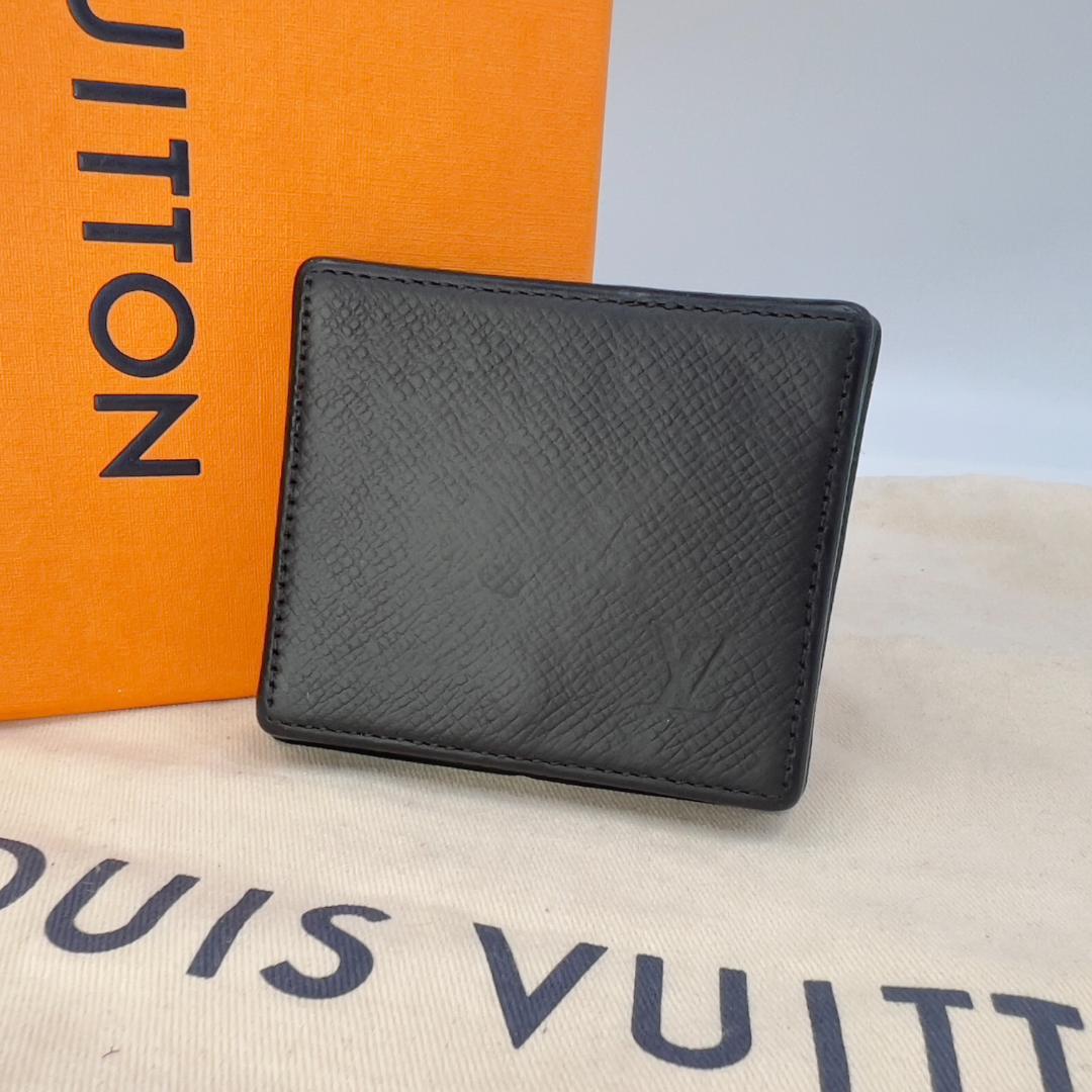 美品　ルイヴィトンの上質レザー使用 4069 シンプル高級感あふれるケース