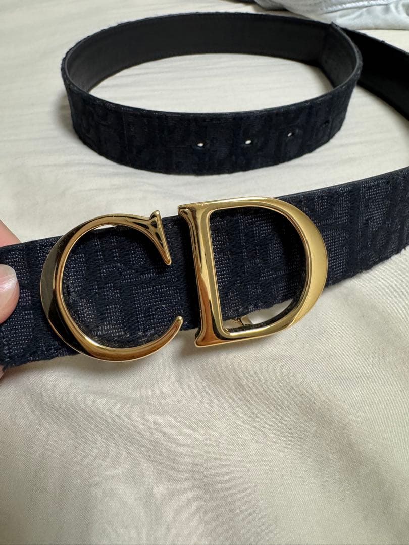 DIOR ブラックレザーベルト CDバックル付き