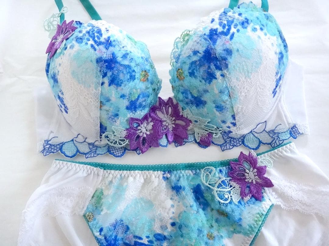 ワコール ルジェ ブラジャーC75 & ショーツL　白水色レース