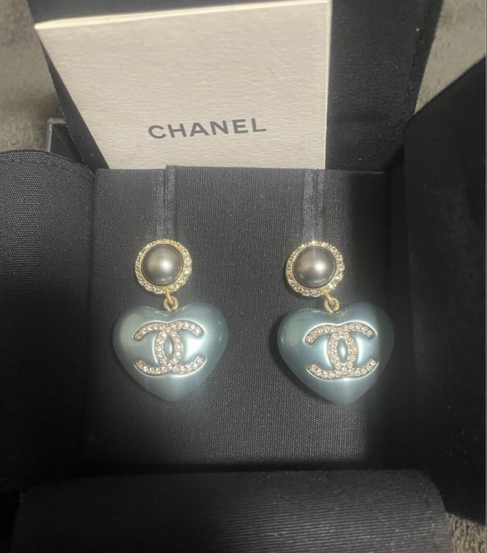 CHANEL a21b ハートピアス　ブルーグリーン　ブティック購入品
