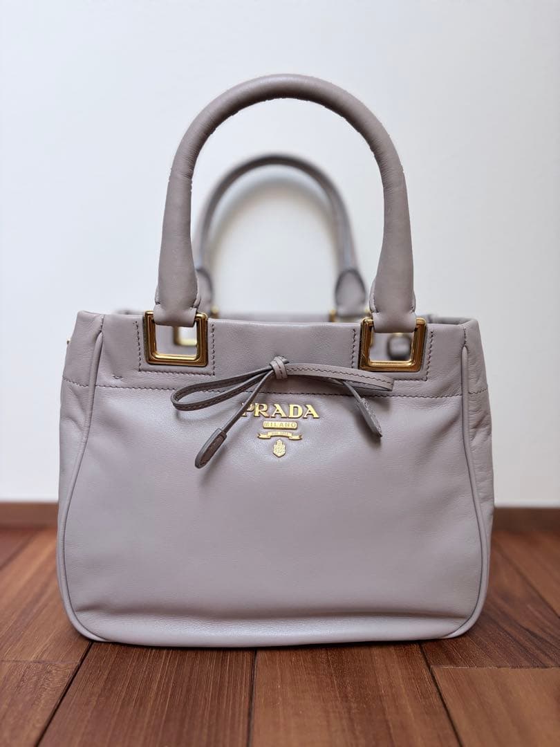 PRADA ハンドバッグ ショルダーストラップ付き