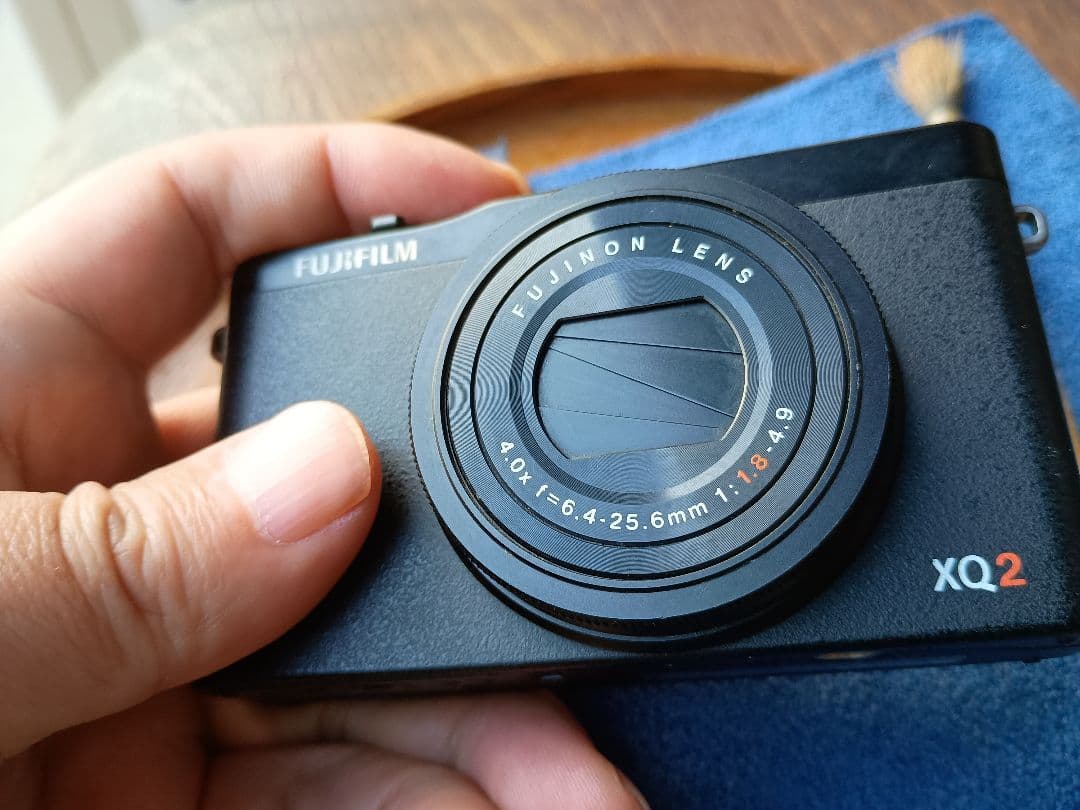 富士フィルム　XQ2　コンパクトデジタルカメラ　fujifilm