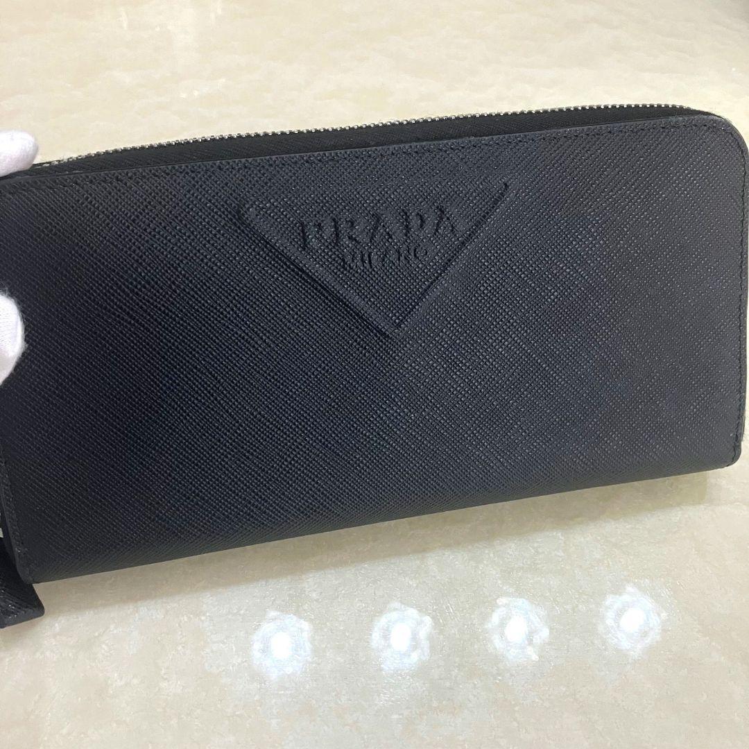 未使用　PRADA サフィアーノレザー 長財布 ブラック　エンボスロゴ　黒
