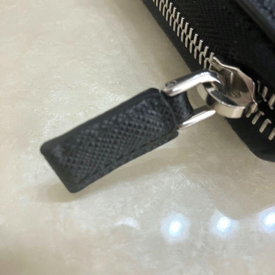 未使用　PRADA サフィアーノレザー 長財布 ブラック　エンボスロゴ　黒