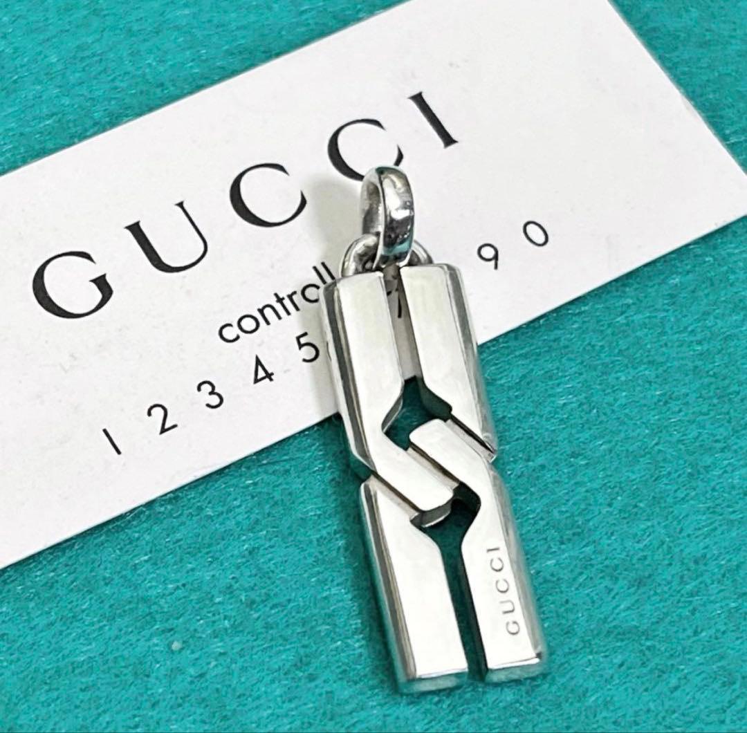 美品　GUCCI ノットペンダント