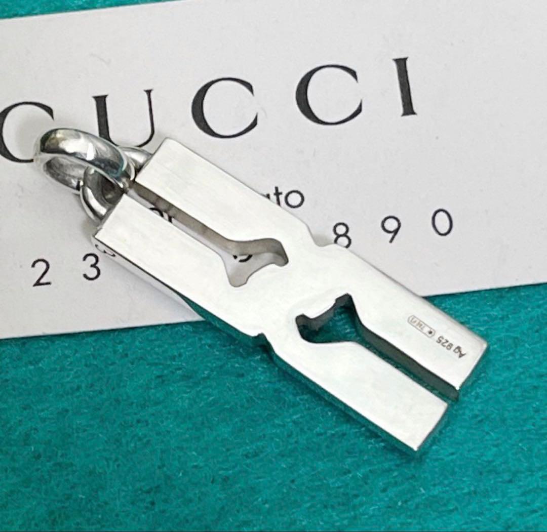美品　GUCCI ノットペンダント