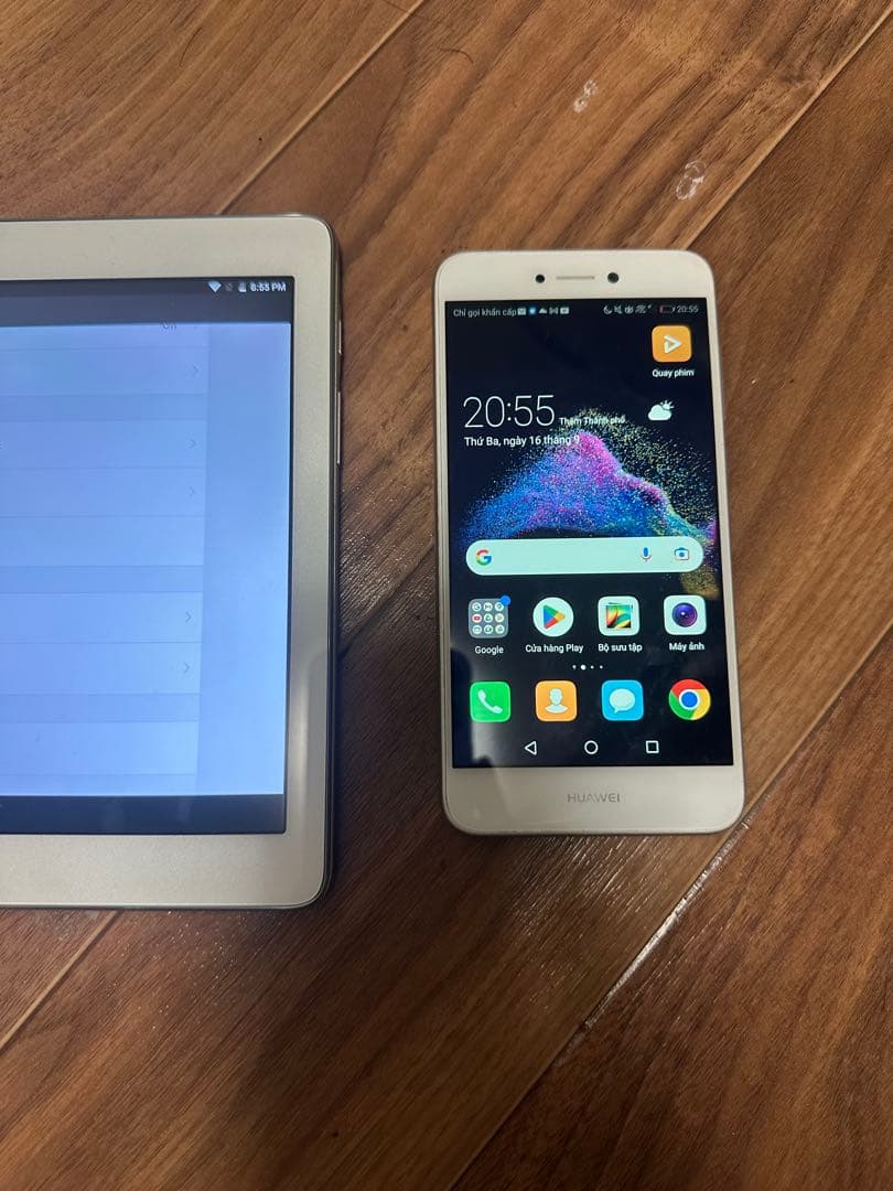 ホワイトデザイン タブレット と電話