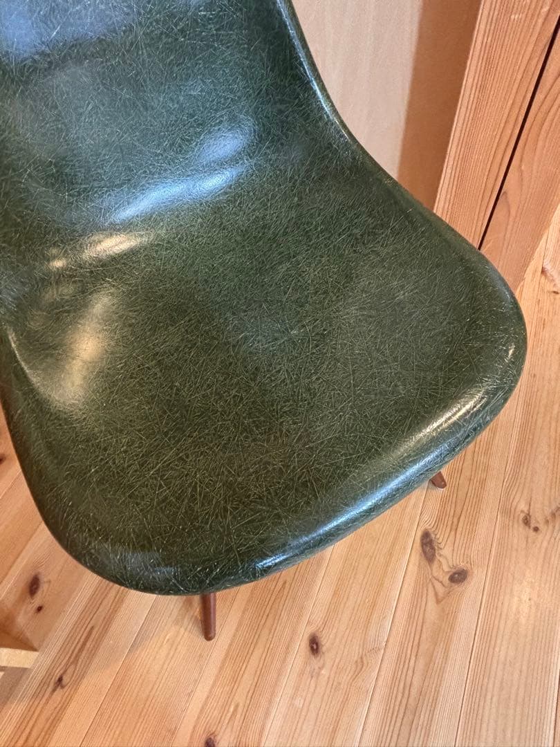 TO27 ハーマンミラー　イームズチェア　サイドシェル