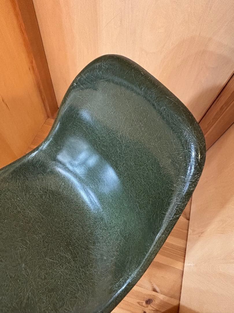 TO27 ハーマンミラー　イームズチェア　サイドシェル