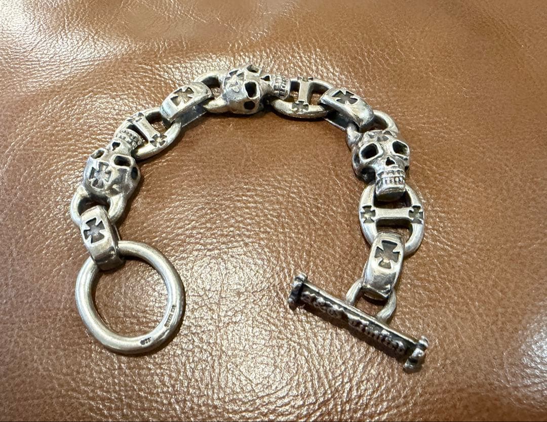 A&G社　スカルブレスレットwithクロスリンク