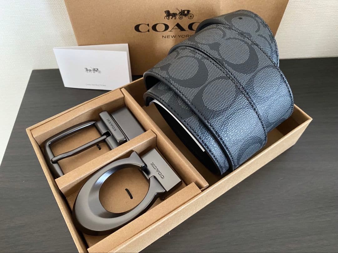 SALE♪コーチ　新品　リバーシブル　シグネチャー　紳士　社会人ベルトセット
