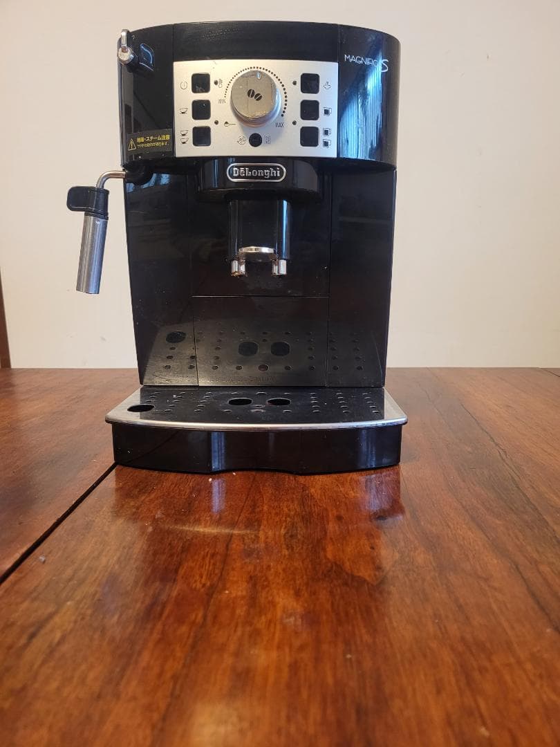 De'Longhi Magnifica エスプレッソマシン ブラック