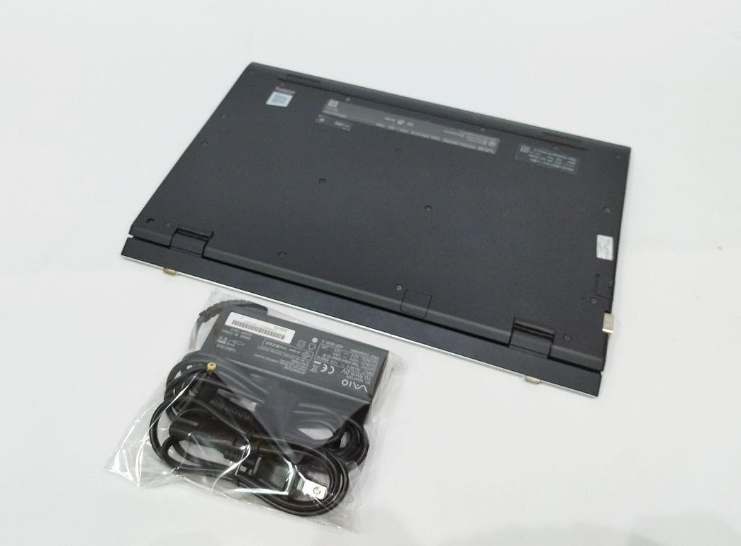 サクリン 人気の薄型VAIO VJPK11C11N 8世代 I3 SSD