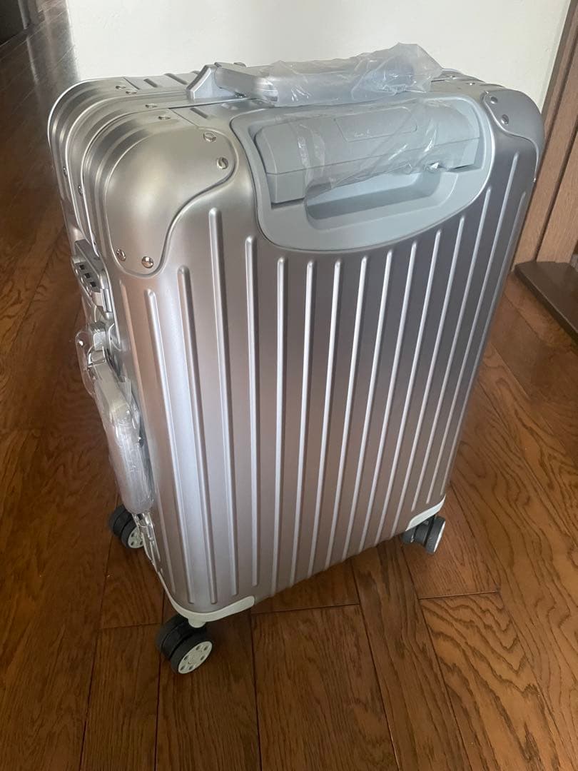 オリジナル　キャビン　シルバー スーツケース 35リットル