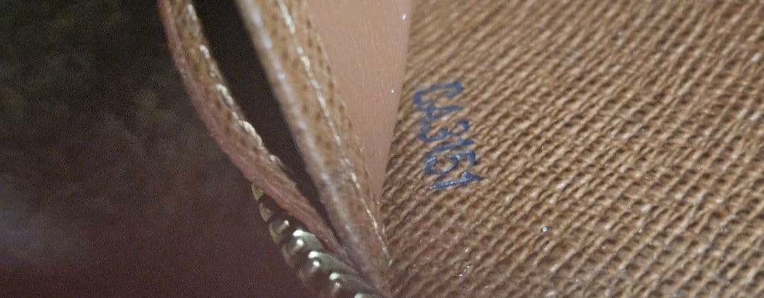 ルイヴィトンモノグラムジッピーウォレット