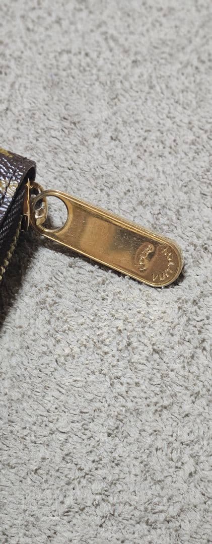 ルイヴィトンモノグラムジッピーウォレット