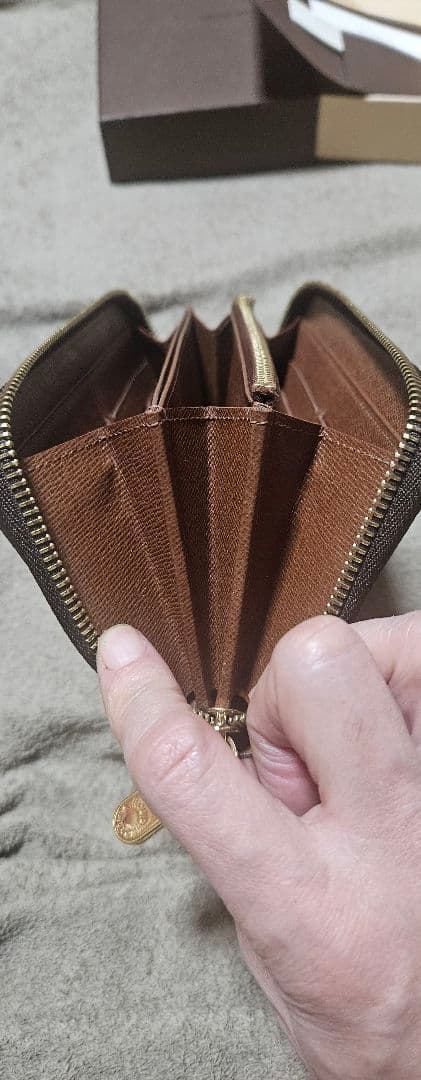 ルイヴィトンモノグラムジッピーウォレット