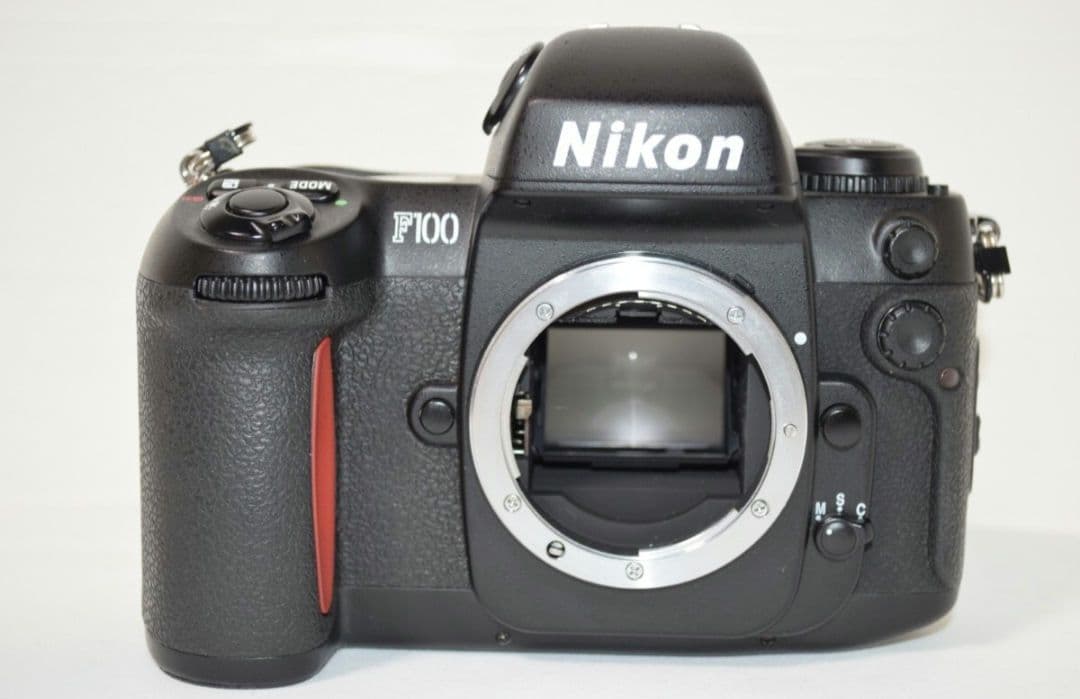 美品☆即日配送☆Nikon F100 ニコン フィルムカメラ 一眼レフカメラ☆