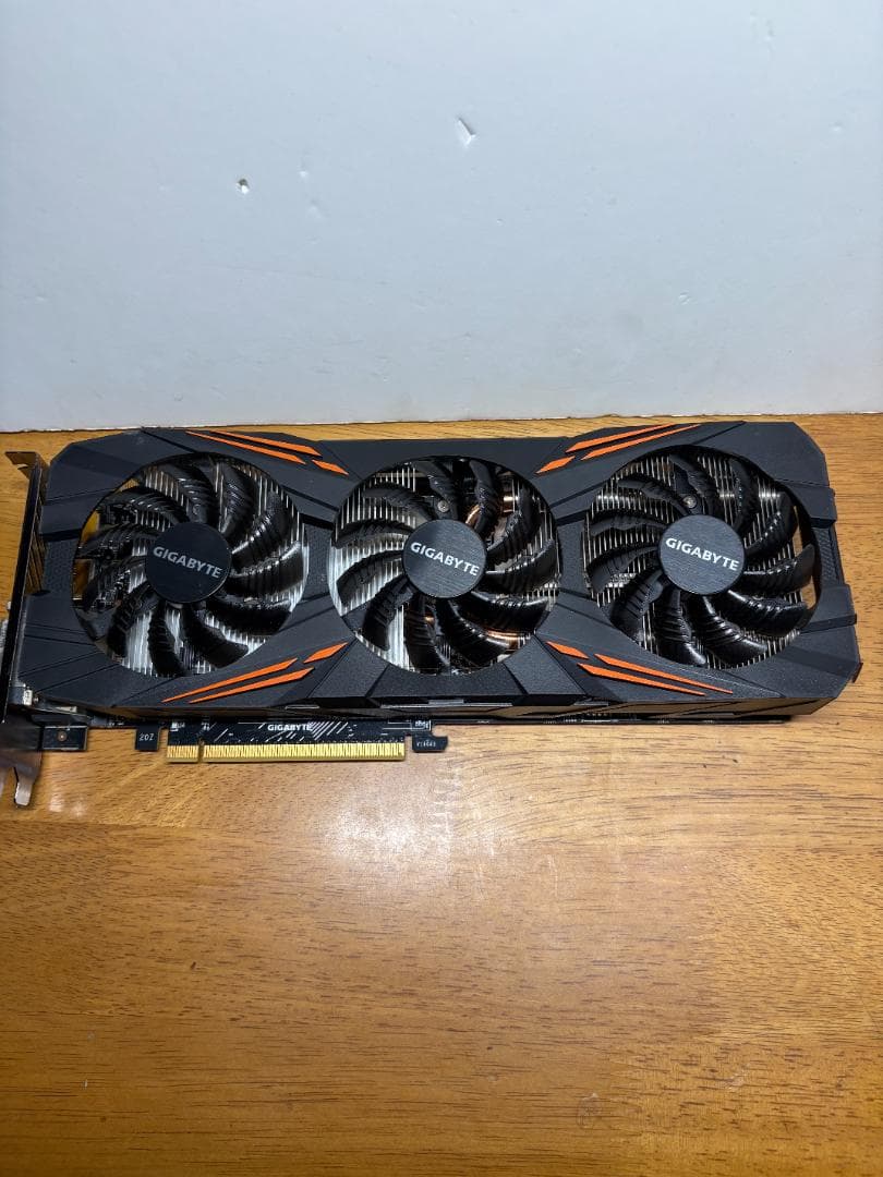 GIGABYTE GTX1070 グラフィックボード 3ファン