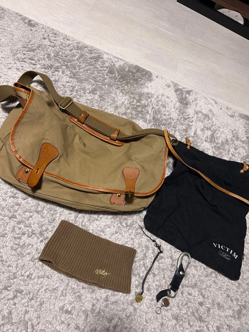 victim メッセンジャーバッグ　ショルダー　ネックレス　ヘアバンド　セット