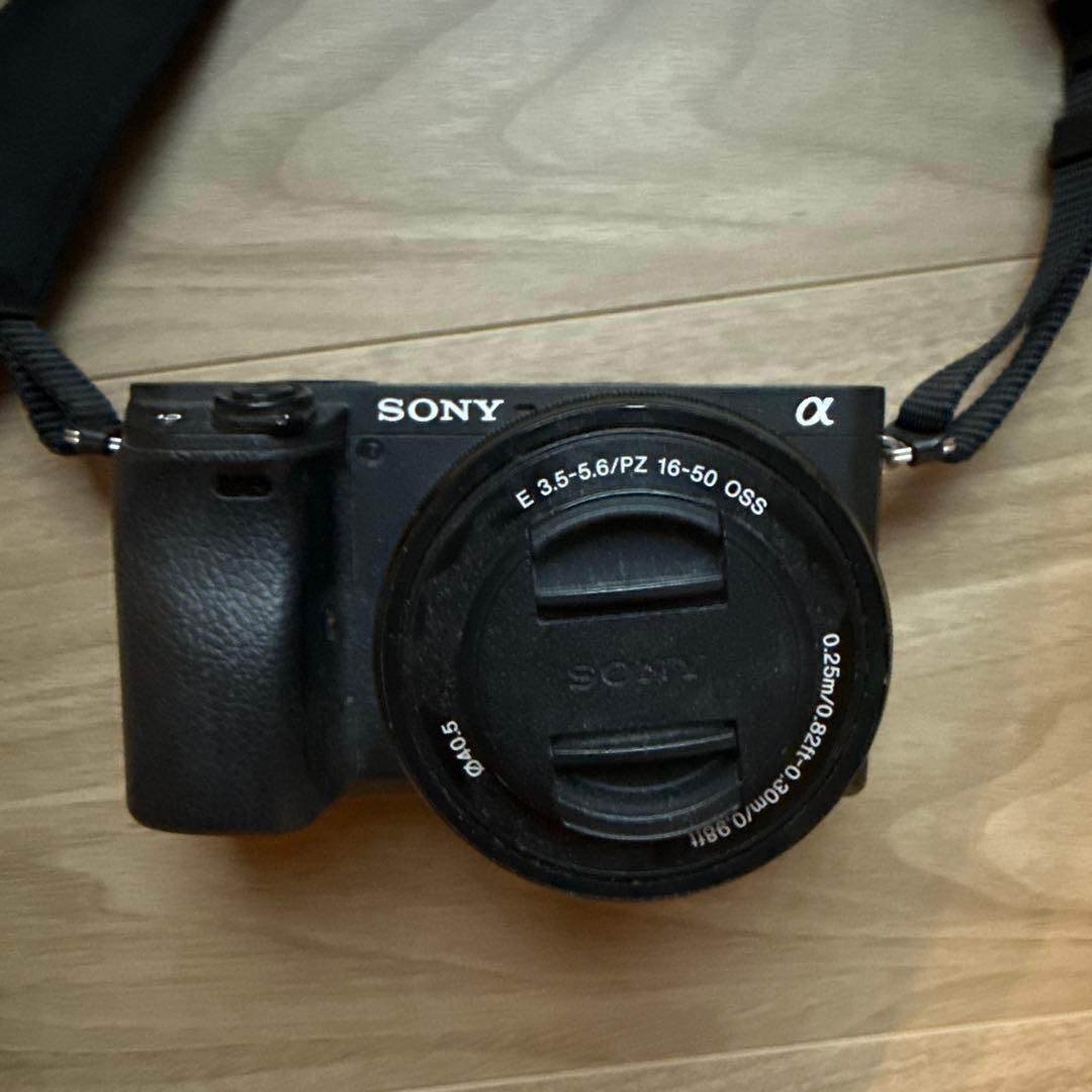 Sony アルファ6400 4K デジタル一眼レフカメラ レンズ　64GSD付き