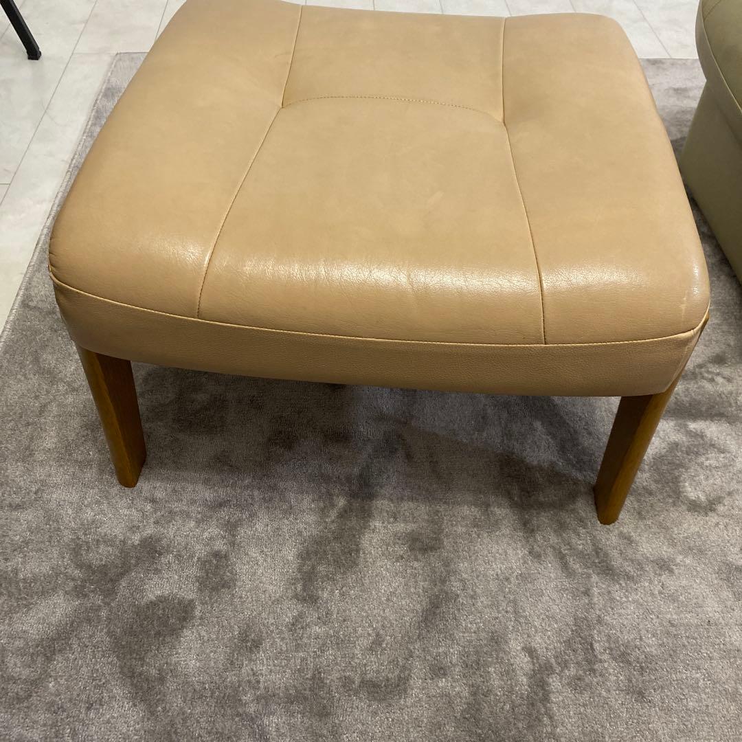 美品　カリモク　オットマン　CHITANOシリーズ　本革
