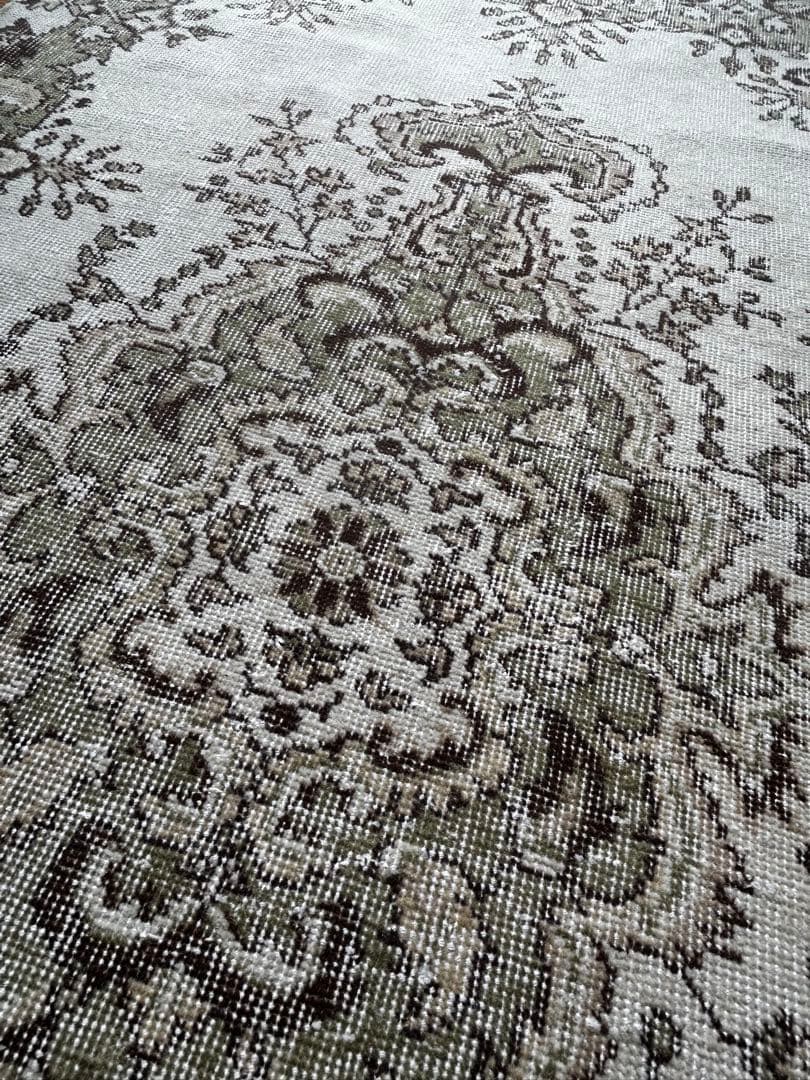 ボタニカル メダリオン　モスグリーン トルコラグ ヴィンテージラグ　雅姫さん