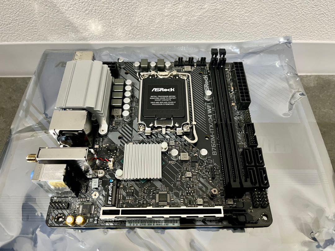 ASRock B760M-ITX/D4 WiFi マザーボード