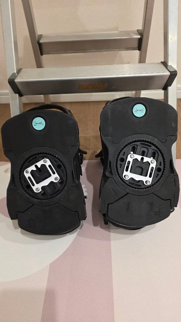 20-21 SALOMON HOLOGRAM Mサイズ スノーボードビンディング