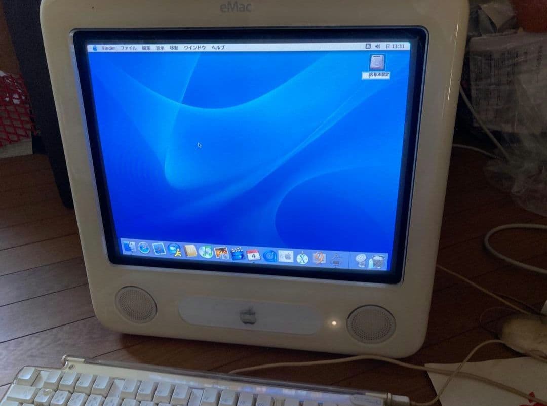 e-Mac 本体＋電源ケーブルのみ